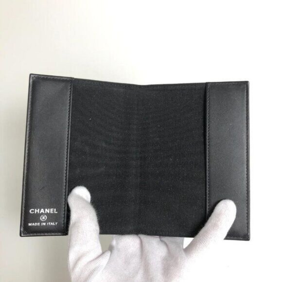 Authentic CHANEL CC Timeless Caviar Passport Holder Agenda Case Black Leather - Picture 6 of 8